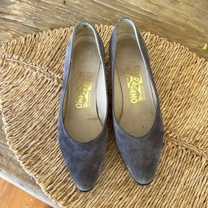 **SOLD** Vintage Ferragamo kitty heal